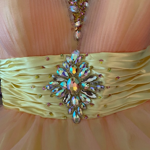 Beautiful dream dress never worn;  PRICE IS FIRM - Picture 3 of 6